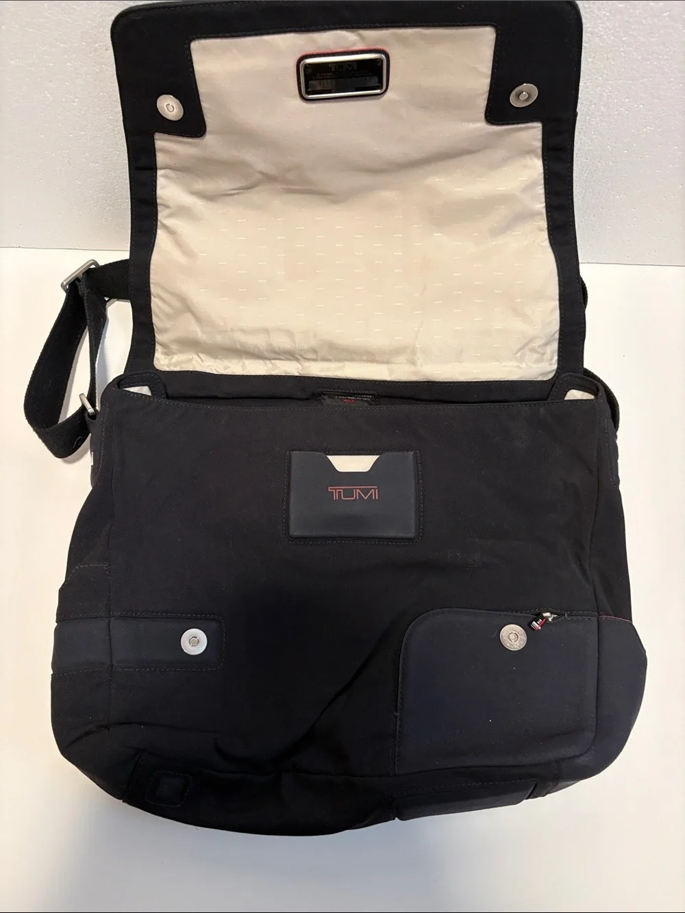 TUMI Black Men’s Messenger Bag - Classic Crossbody Carry